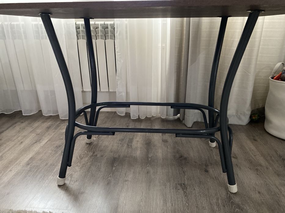 Кухонный (обеденный) стол