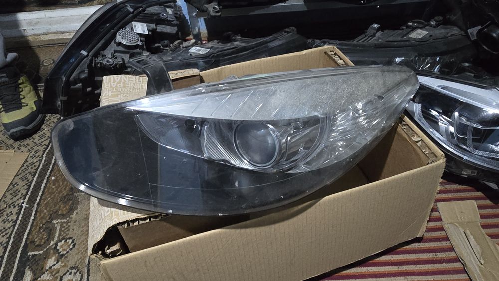 Far stanga renault fluence cu lupa