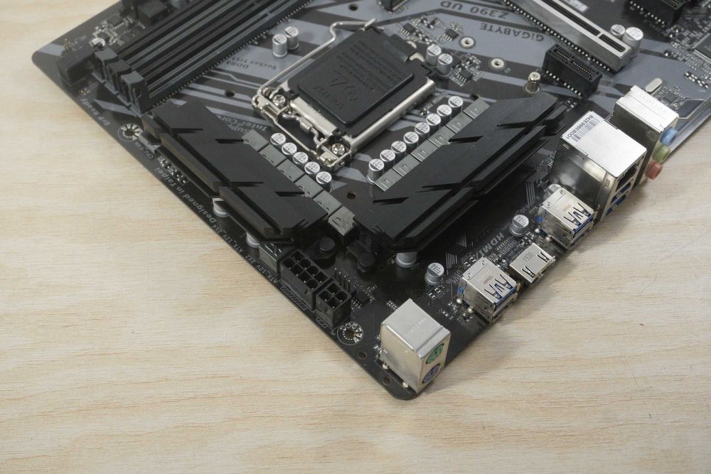 дъно дънна платка Gigabyte Z390 UD/ LGA 1151 v2 /вкл. ДДС