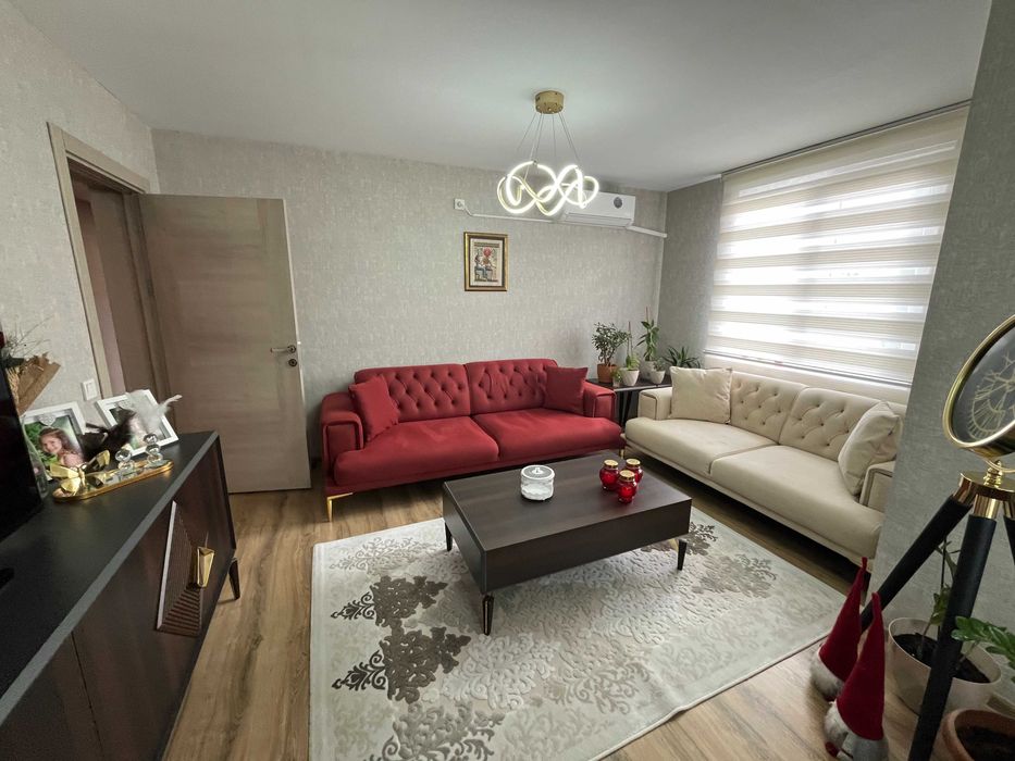 Продава се нова къща в близко до Казанлък село