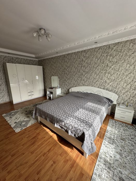 Продам итальянский гарнитур