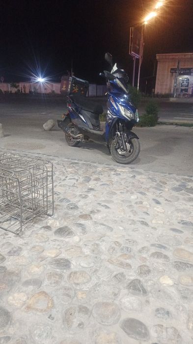 Скутер бензиновый