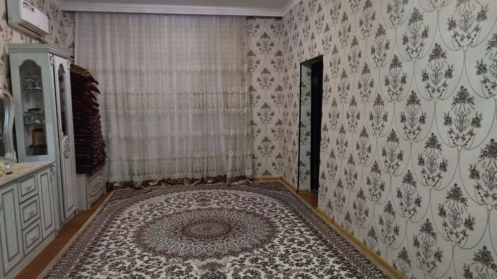 Srochna sotiladi Nazarbekda 4 sotix 5 xona 1ta oshxona 3ta podvol