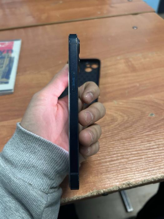 СРОЧНО Продается Айфон 13