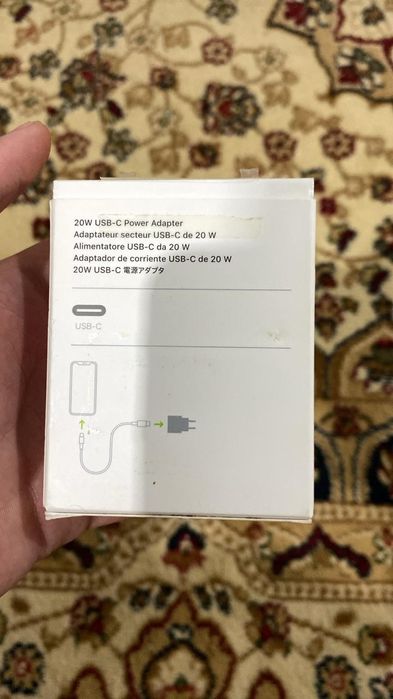 iPhone адаптер белый