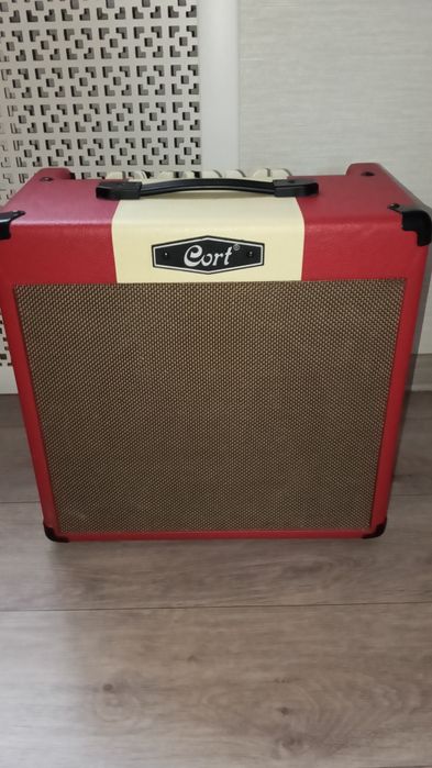 Комбоусилитель cort 30w