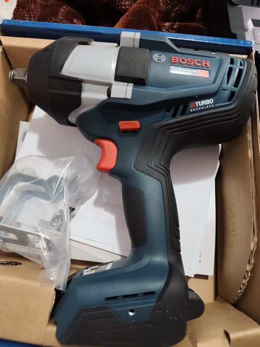 Vand impact l BOSCH GDS 18V-1000 
Trepte 0/350 - 0/650