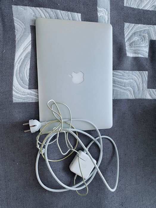 Макбук на запчасти