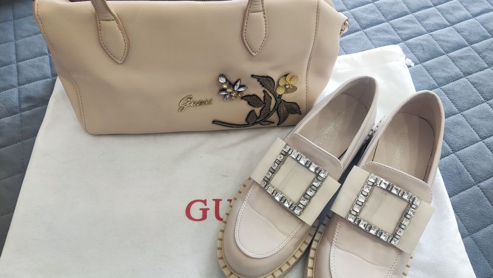 Красиви обувки с подарък чанта на Guess