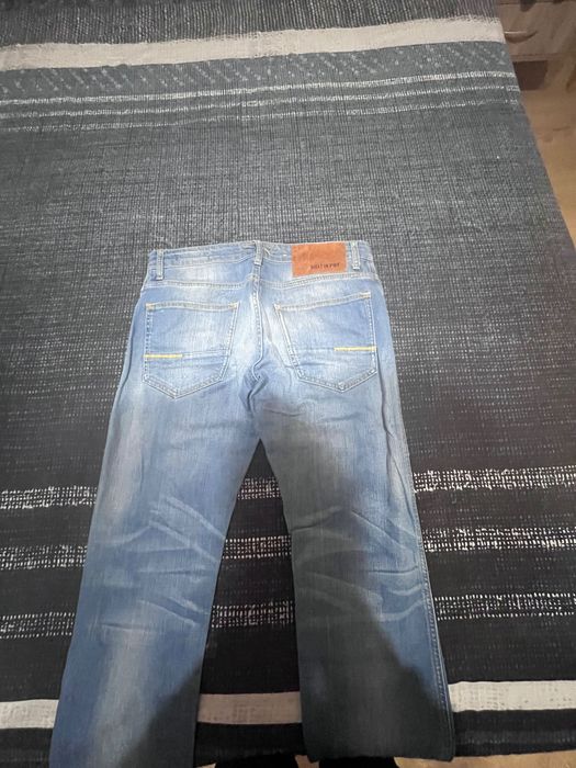 Продавам мъжки дънки