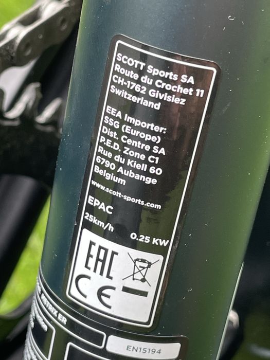 Bicicleta electrica scott metrix er furca carbon