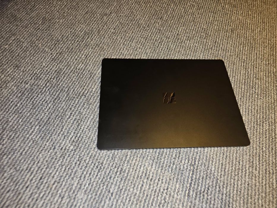 Microsoft surface laptop 3 model (1868)