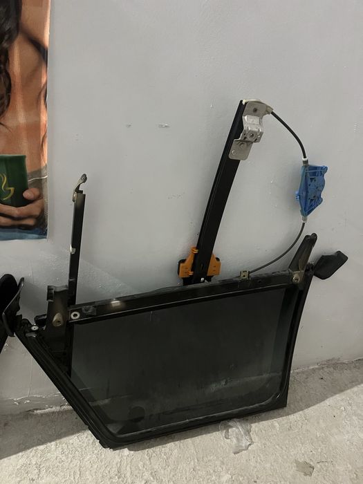 Задни ел. механизми със стъкла за Audi A4 B6 (Седан) - Ляв и Десен