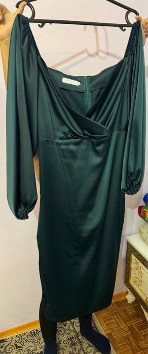 Изумрудно Зеленое Платье