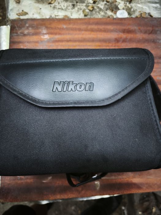 Бинокль Nikon 10×42