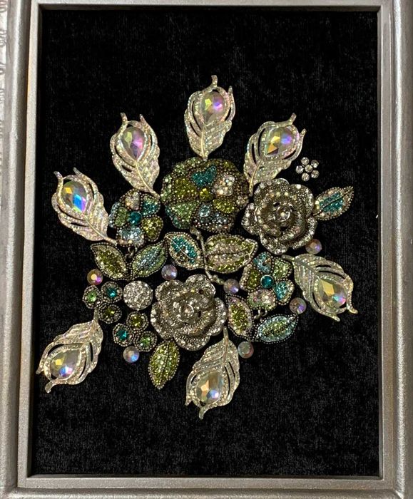 Картина из бижутерии прекрасный подарок