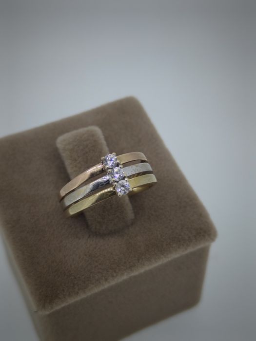 Inel aur 9k 2.01gr cu diamante naturale (r)