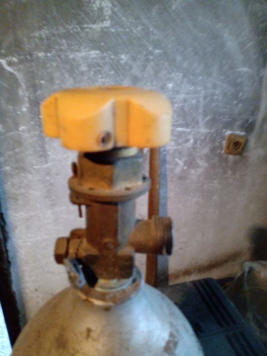 Бутилка за СО2 и други