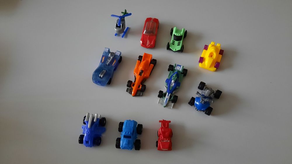 НОвые.  Маленькие машинки.