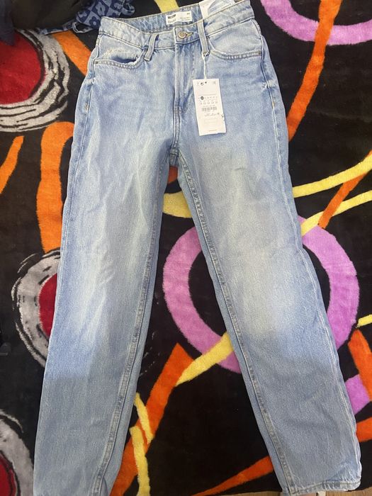 Blugi Bershka mom, marimea 34