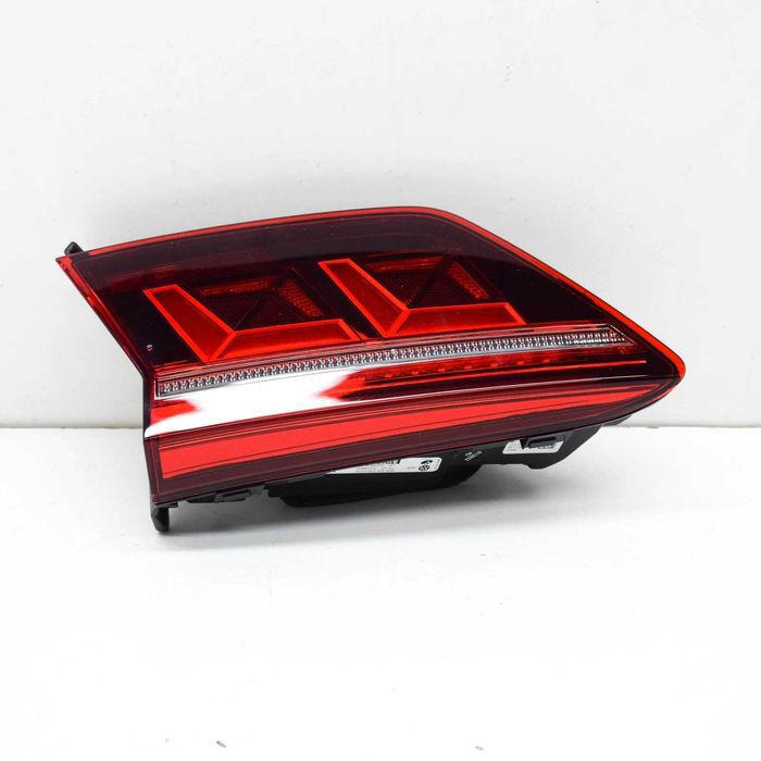 Нов оригинален вътрешен десен стоп VW Tiguan IQ Light 5NA945308H