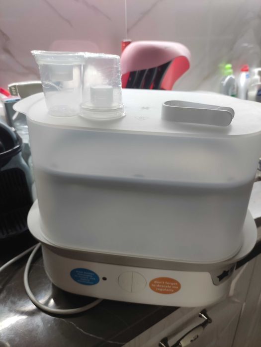 Стерилизатор и уред за затопляне на храна и мляко Tommee Tippee