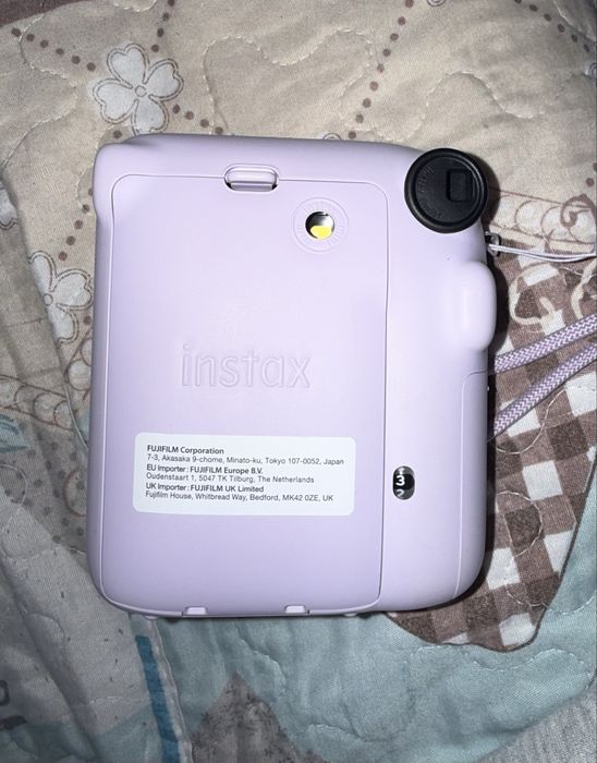 Продаю Instax mini 12