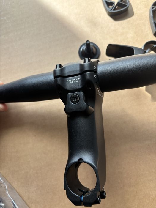 Нови Карбонови и алуминиеви кормила и лапи