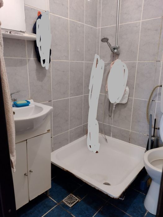 Garsoniera de vânzare