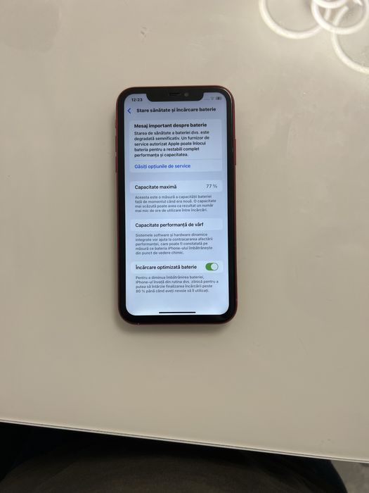 Vand iphone 11 normal rosu