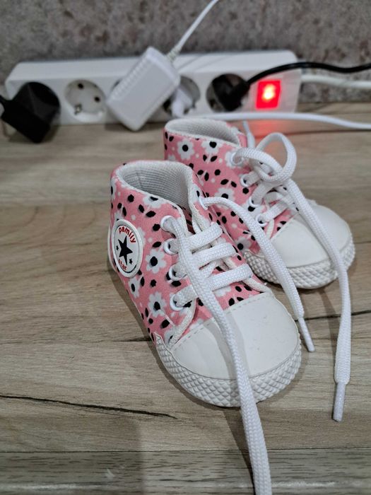 Обувки за момченца и момиченца