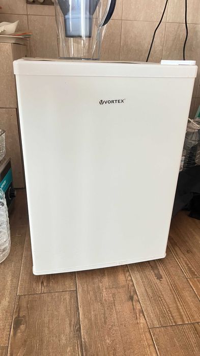 Frigider compact VORTEX ~66L – nou, ideal pentru spații mici