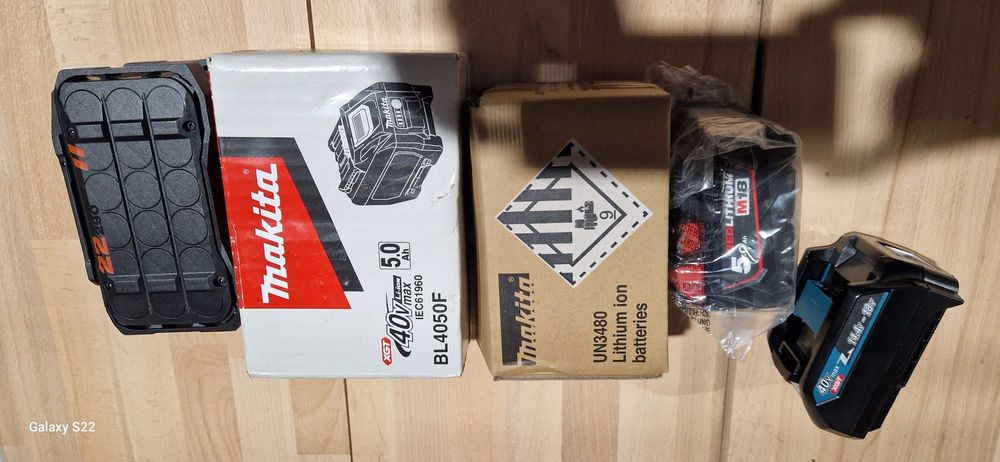 Hilti , Milwaukee,Makita acumulator