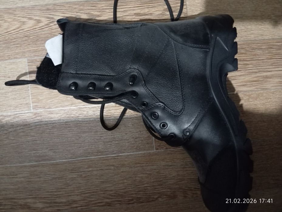 Продам берцы новые