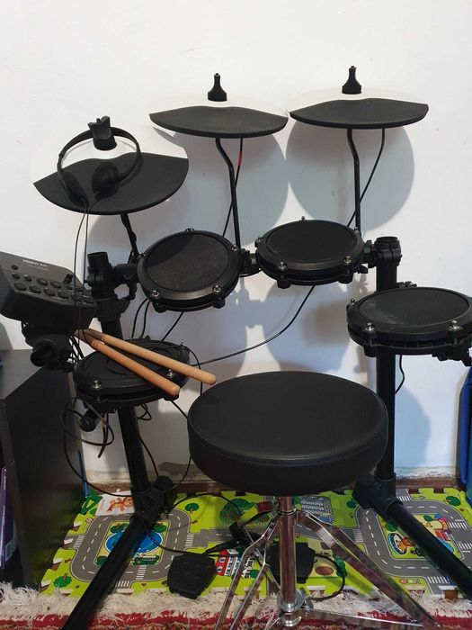 Tobe Alesis Debut Kit