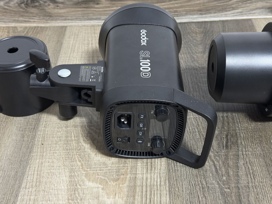 Lampa studio Godox SL100D