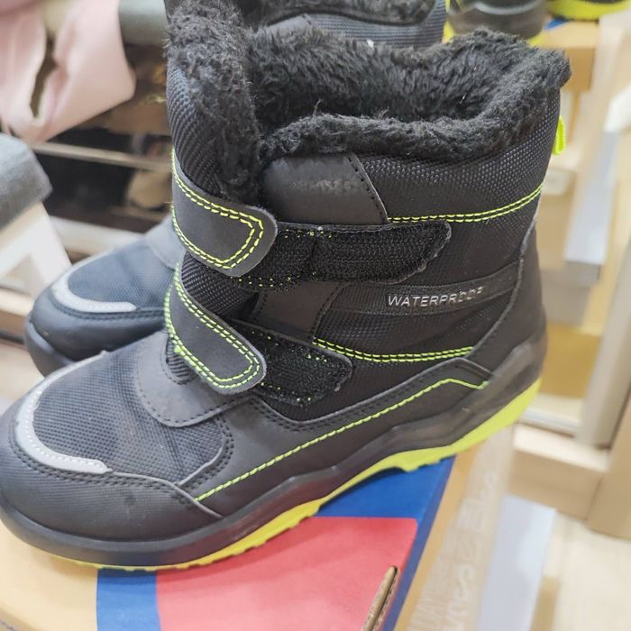 Апрески на Sprandi 35 номер за момче