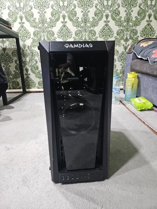 Продаю пустой кейс для ПК.