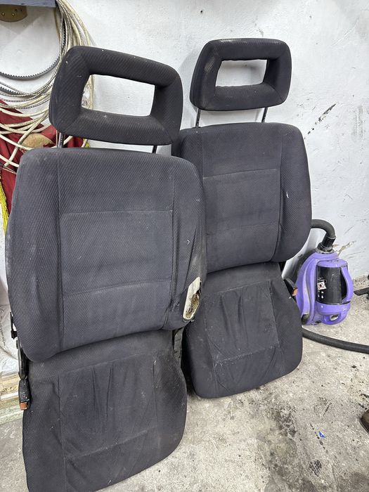 Продам сидения ауди 80 б4