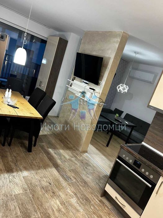 Продава се Тристаен апартамент в Шумен, Пазара - 98 кв.м за 1629 €/кв.м - Снимка #2