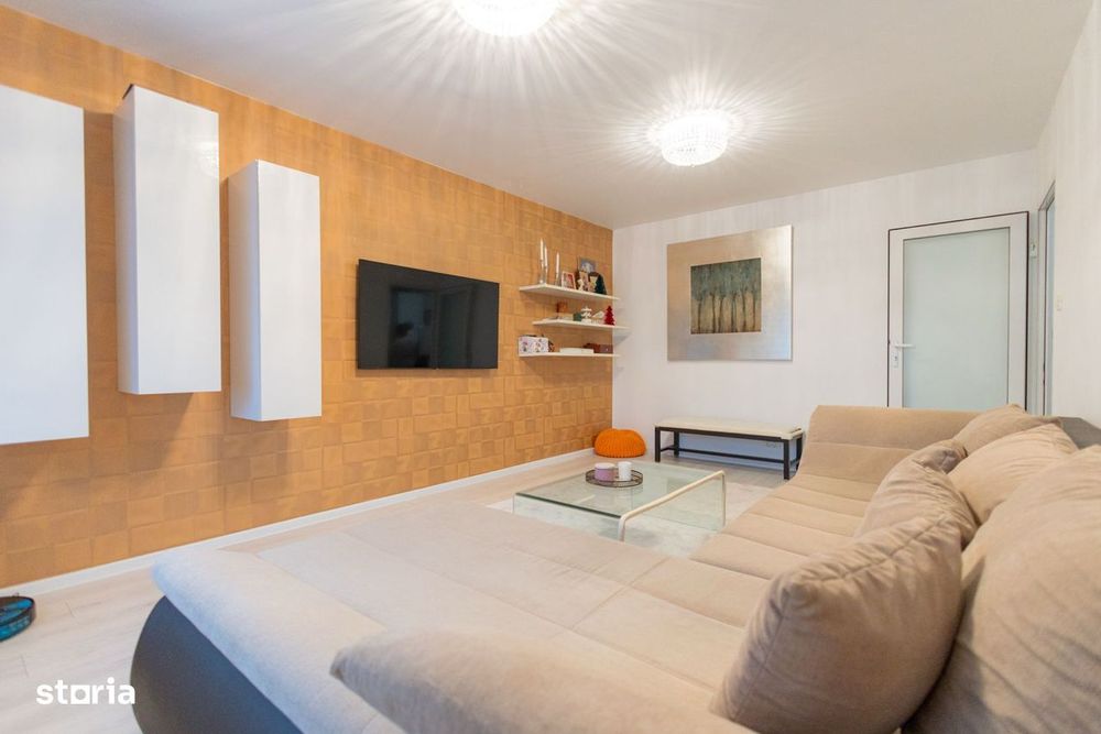 De vânzare apartament cu 3 camere, parcare inclusa, Rogerius.