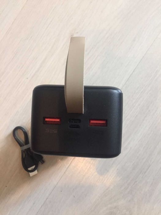 Продаю Повер банк мощный 40000 Ма.