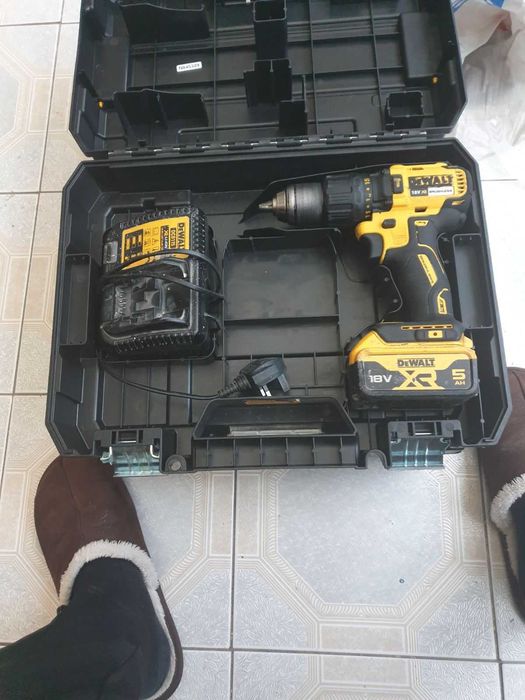 Девалт инструменти