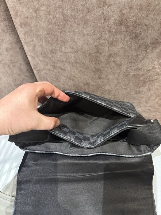 Louis Vuitton Messenger Bag