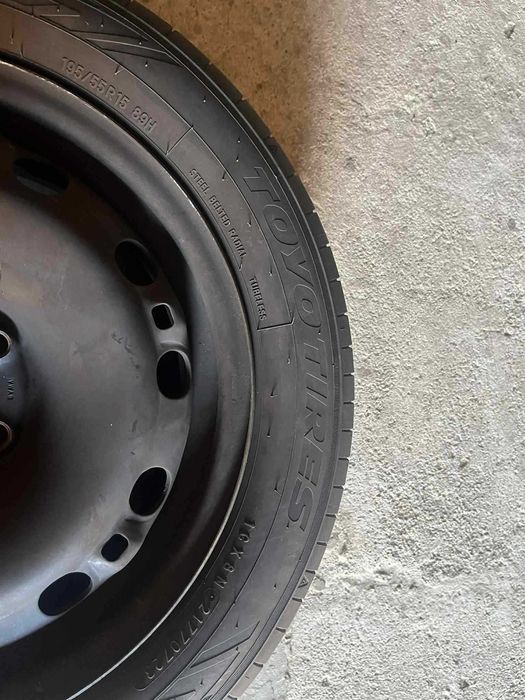 Roti vara 195/55 R15 89H + jante tabla