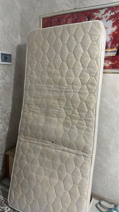 Отдам два матрасса, размер 180 на 80