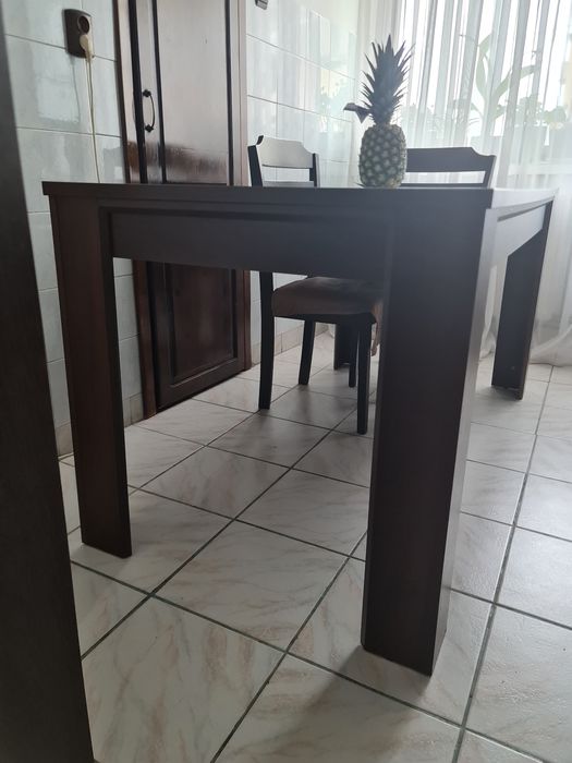 Masa bucătărie cu 4 scaune