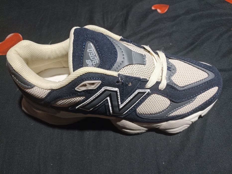 Adidasi new balance 9060
