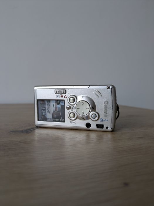Canon IXUS i5 - РЕТРО СНИМКИ Дигитален Фотоапарат Стил В Отлично Състояние