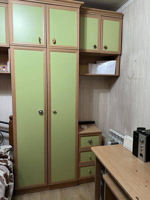 Продам качественный гарнитур